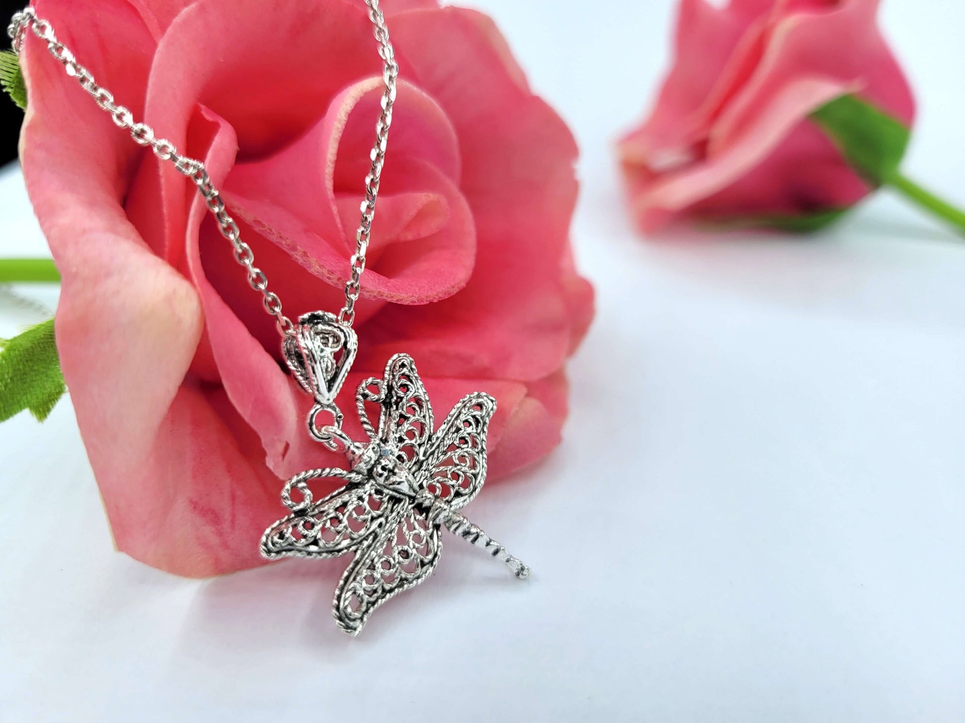 Filigree Art Dragonfly Design Women Silver Pendant Necklace