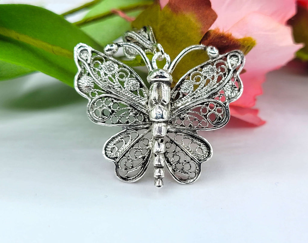 Filigree Art Butterfly Design Women Silver Pendant Necklace