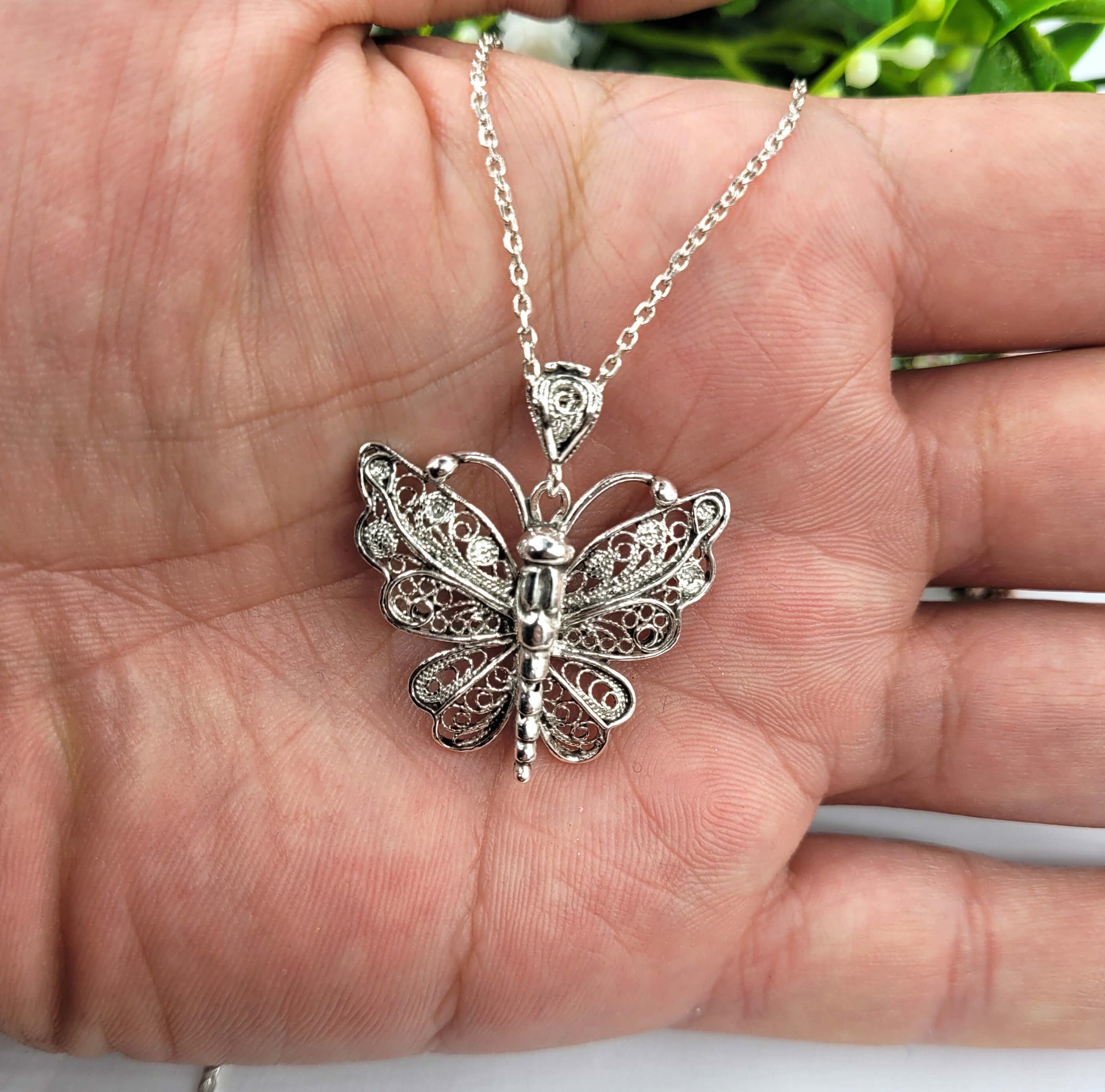 Filigree Art Butterfly Design Women Silver Pendant Necklace
