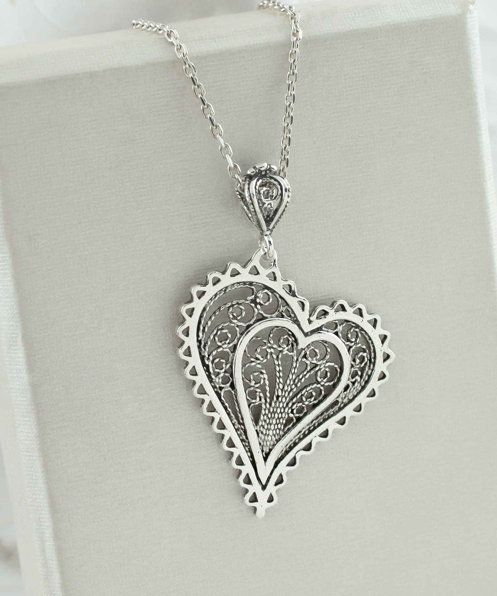 Filigree Art Asymmetric Heart Women Silver Pendant Necklace