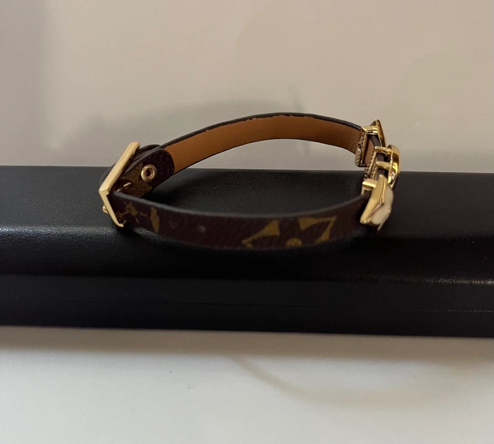 Lux Women Bracelet
