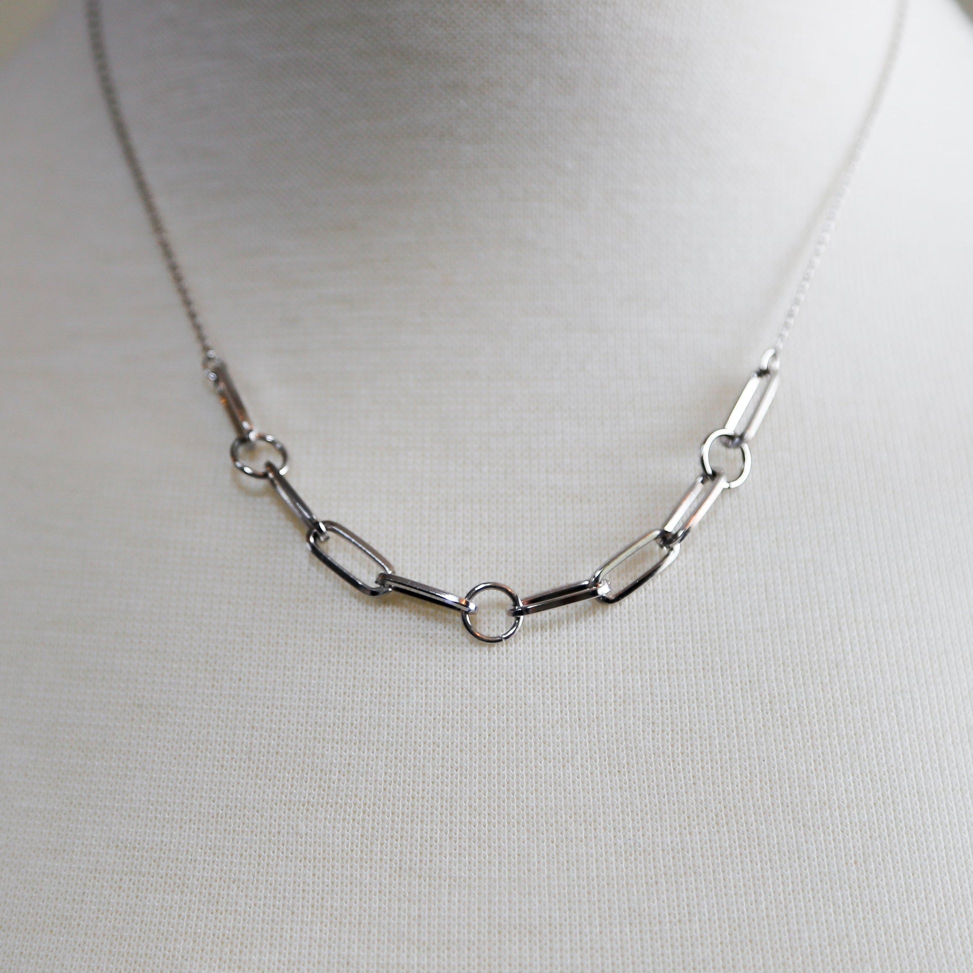 Silver Serenity Chain Necklace – Luxury Silver Statement Necklace