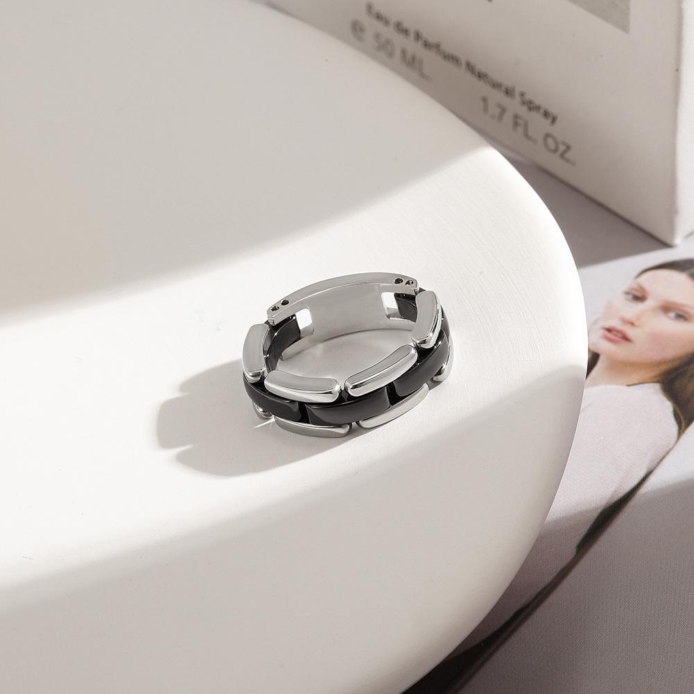 BLACK CERAMIC RING